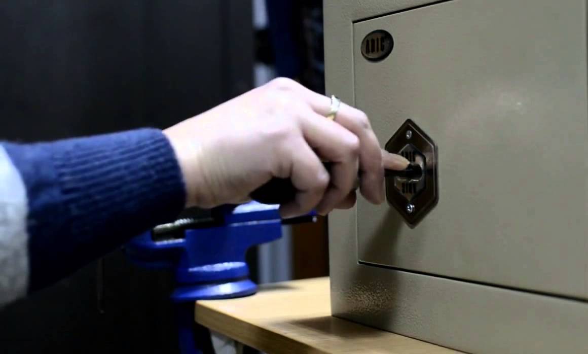 Vskrytie_elektronnogo_zamka