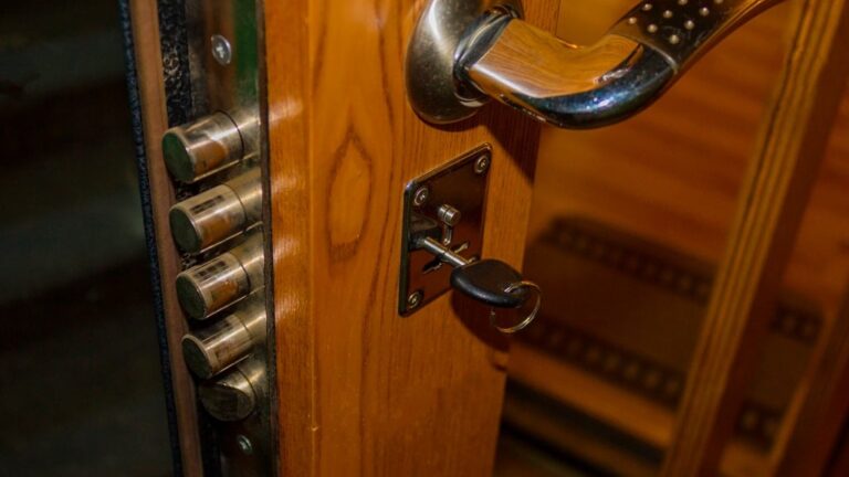 Установка замков