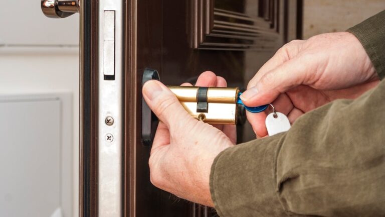 Замена личинки