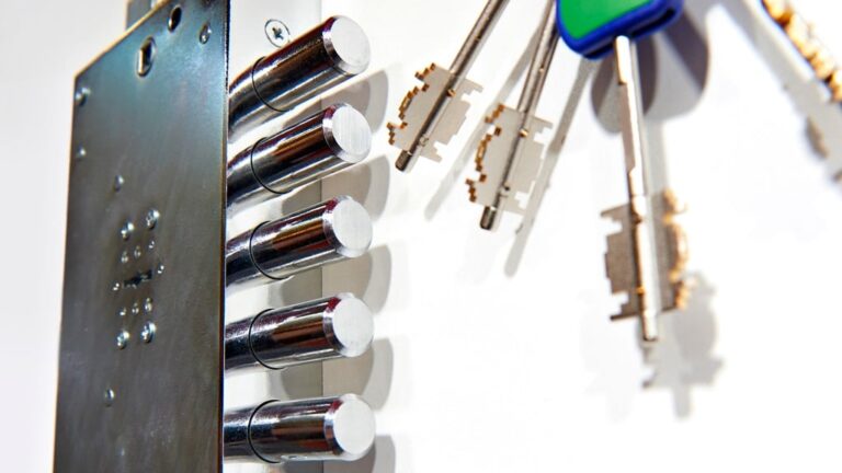 Замена замков